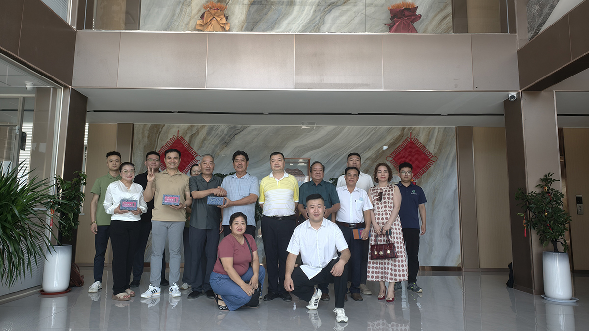 Vietnamese Clients Visit Shandong Yuchuan, Marking a New Chapter in International Cooperation