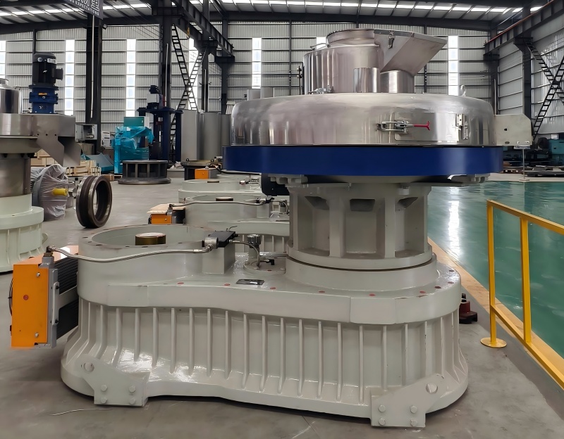 Wood Sawdust Pellet Molding Machine