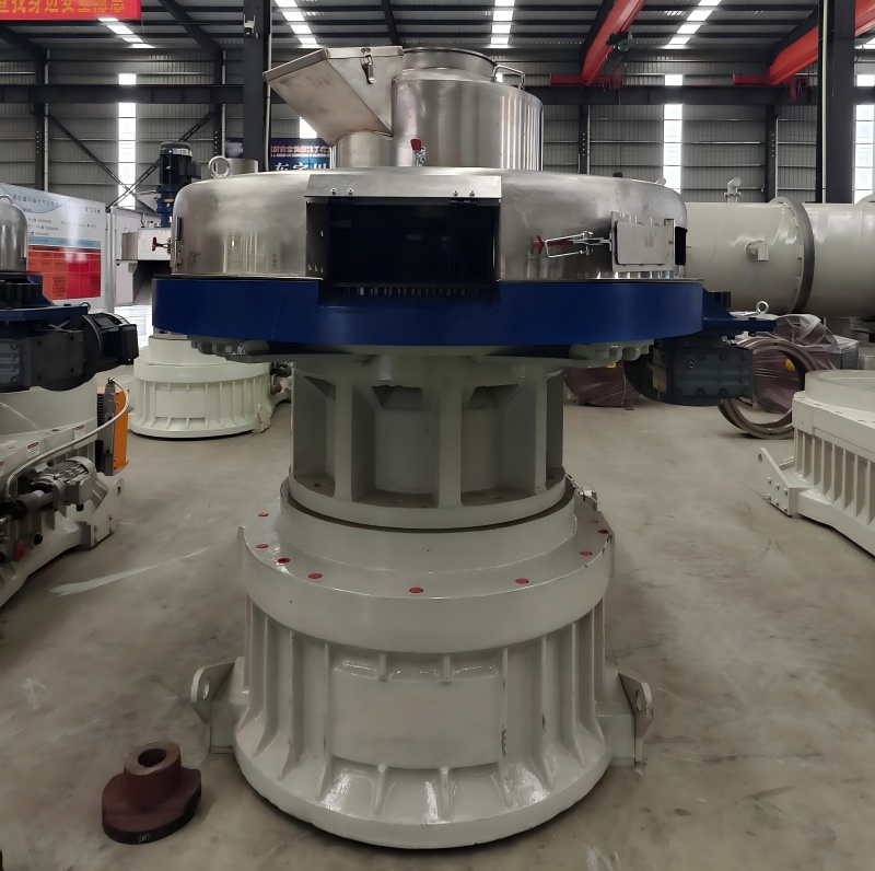 Wood Sawdust Pellet Molding Machine